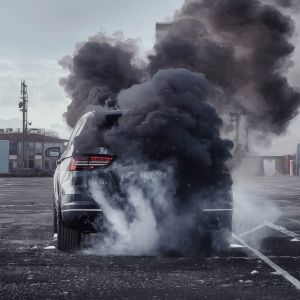 Dizel Araçlarda Siyah Duman: Nedenleri, Yüksek Devir Sorunları ve Uzman Çözümleri